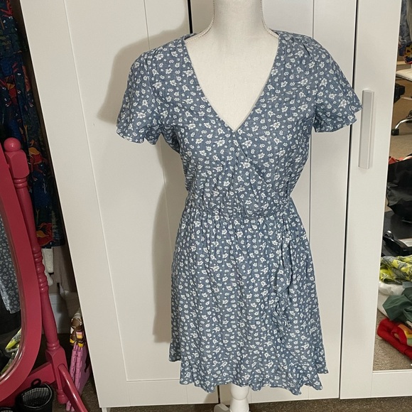 J.Crew Factory Floral Chambray ruffle faux-wrap dress - Picture 4 of 7